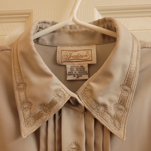 Vintage Tradition Blouse - Picture 2 of 5